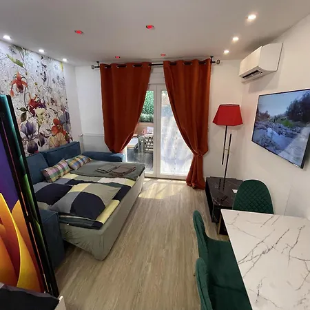 T1/ Terrasse /proche Centre Lyon Apartment *