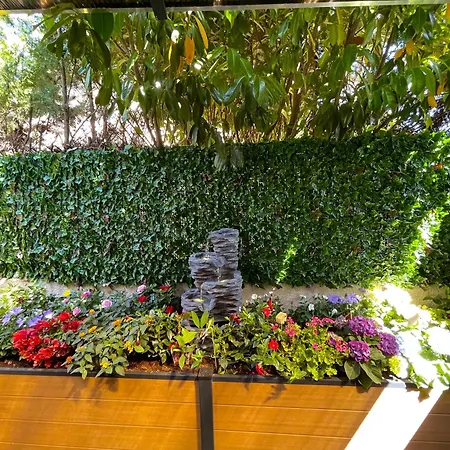 T1/ Terrasse /proche Centre Lyon Apartment