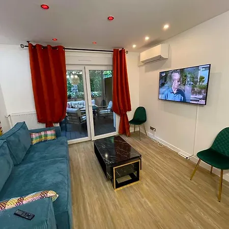 T1/ Terrasse /proche Centre Lyon 아파트